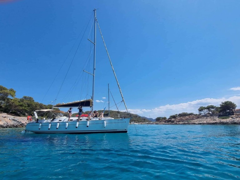 Charter a Bénéteau Cyclades 43.4 in Salamina on Samboat