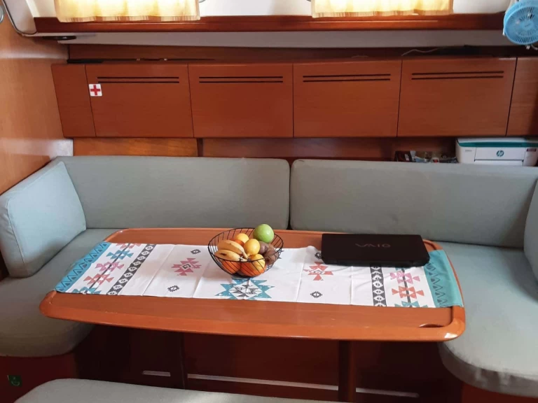 Hire a Bénéteau Cyclades 43.4 Salamina