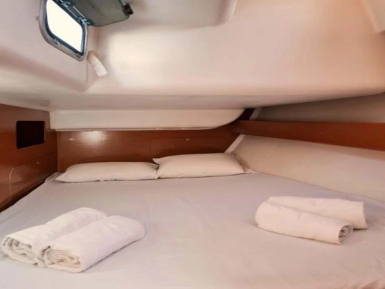 Hire Sailboat Bénéteau with a boat licence