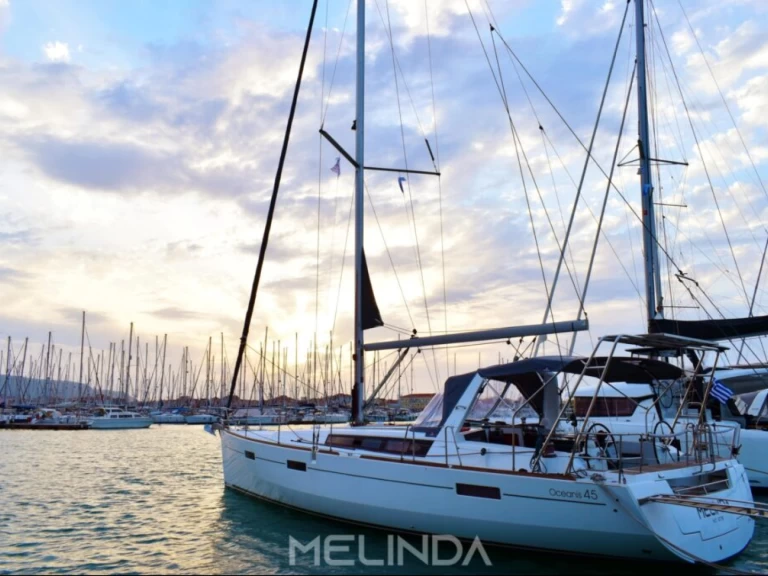 Hire Sailboat with or without skipper Bénéteau Lefkáda