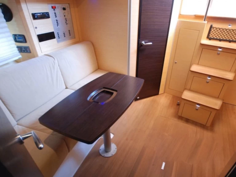 Motorboat to hire Cannigione at the best price