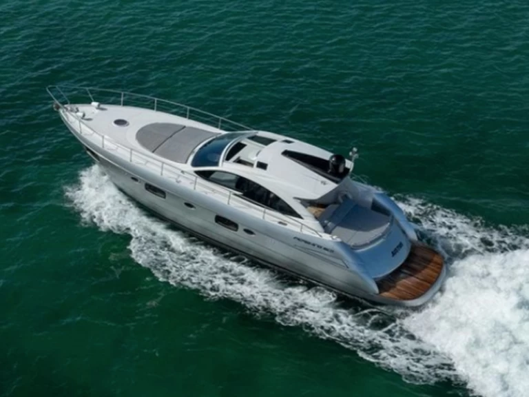 Hire a Pershing Pershing 50.1 Olbia