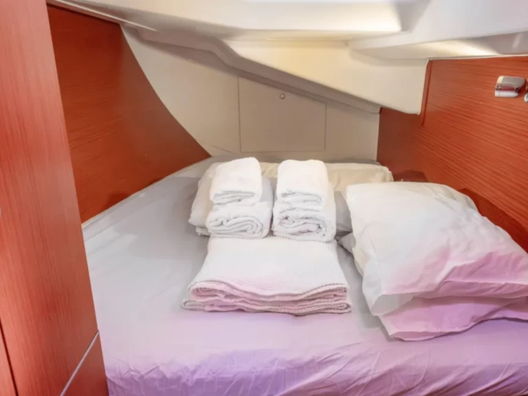 Hire Sailboat Hanse with a boat licence