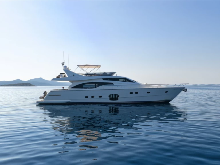 Hire Luxury Yacht with or without skipper Ferretti Split