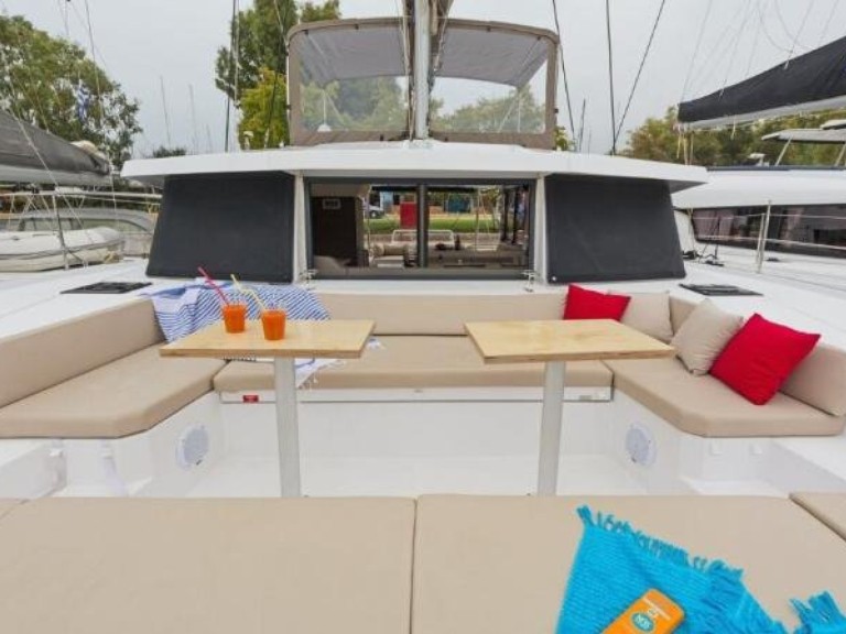 Bali Bali 4.1 charter bareboat or skippered in  Alimos