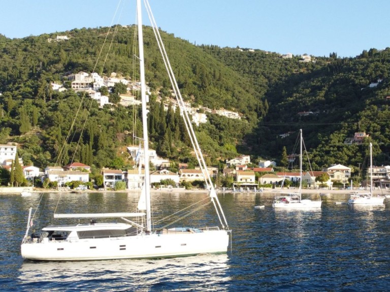 Sailboat to hire Gouvia at the best price