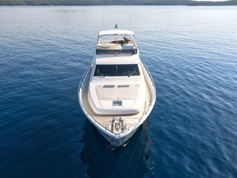 Hire Luxury Yacht Ferretti with a boat licence