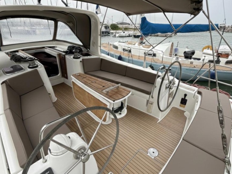 Sailboat hire in Lefkáda - Bénéteau Oceanis 50 Family