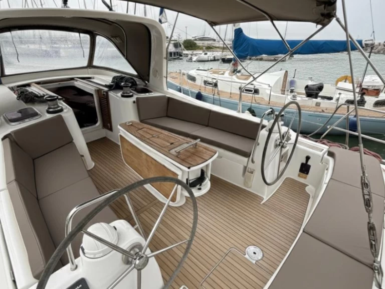 Sailboat hire in Lefkáda - Bénéteau Oceanis 50 Family