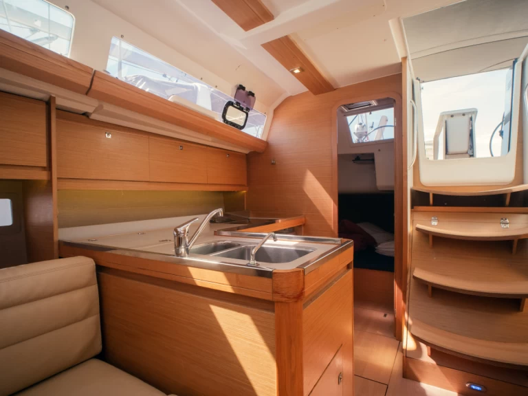 Sailboat to hire Olbia at the best price