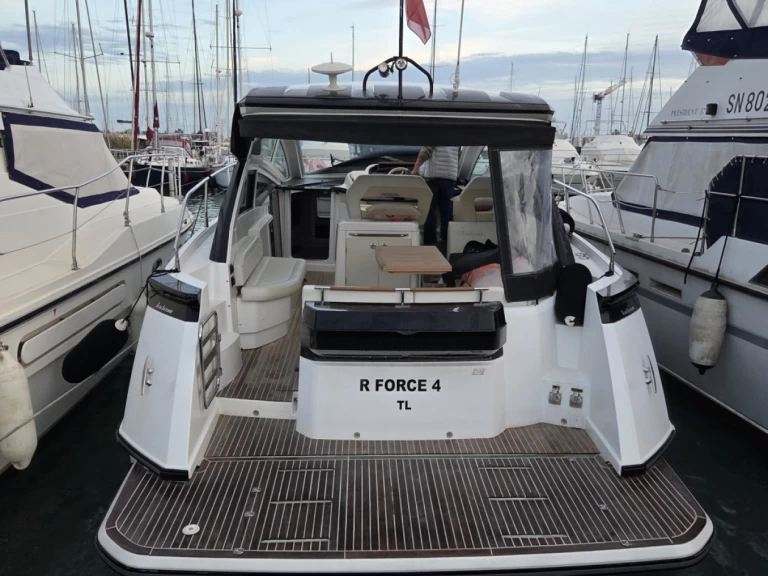 Yacht charter Porto-Vecchio - Bénéteau Gran Turismo 40 on SamBoat