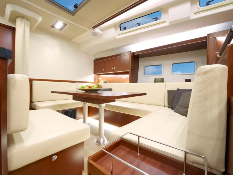 Sailboat to hire Sukošan at the best price