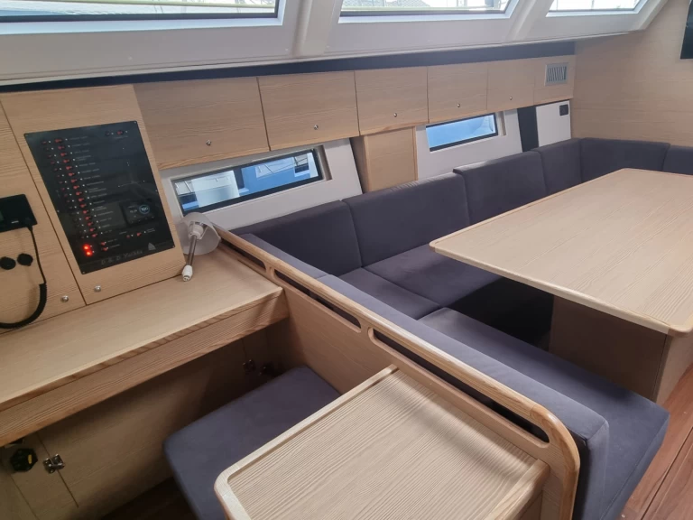 Sailboat hire in Trogir - D&D Yacht D&D Kufner 54.2