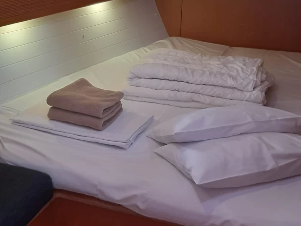 Hire a Bavaria Cruiser 45 Trogir