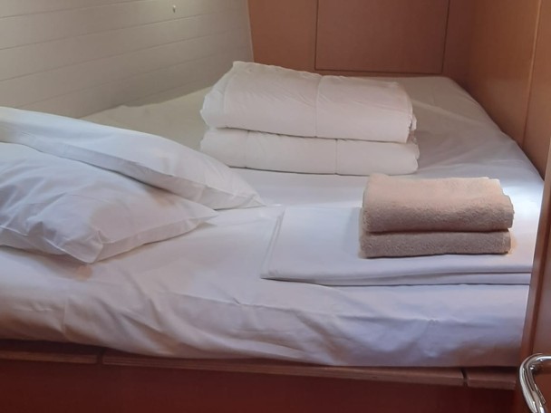 Yacht hire Trogir cheap Cruiser 45