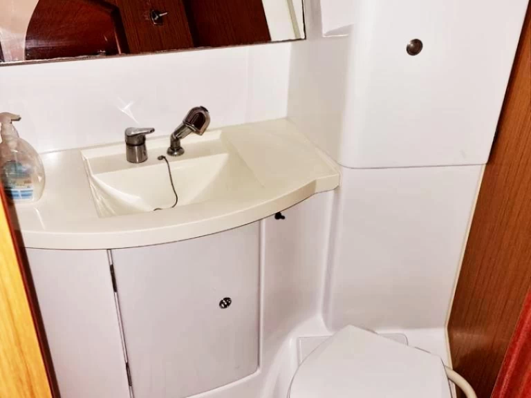 Sailboat to hire Syra at the best price