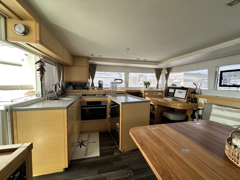 Lagoon Lagoon 450 Sport Top charter bareboat or skippered in  Hyères