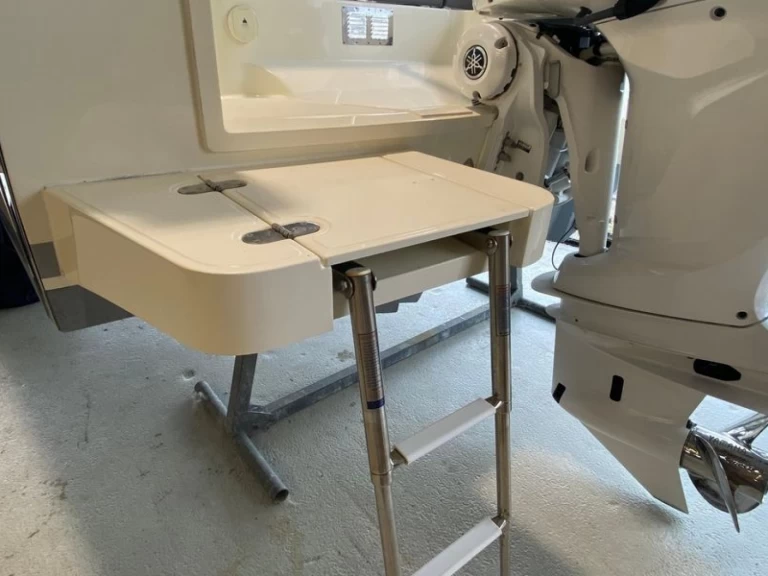 Motorboat to hire Lège-Cap-Ferret at the best price