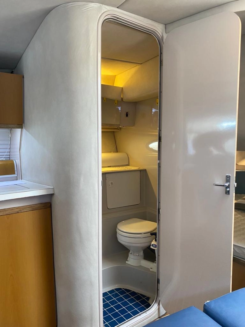 Hire Luxury Yacht with or without skipper Sea Ray Venice