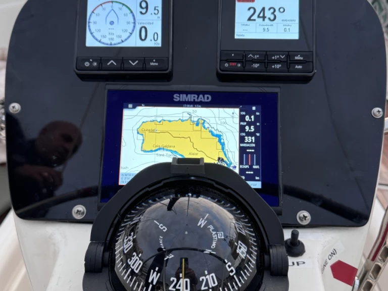 Sailboat hire in Mahón - Bavaria Bavaria 36