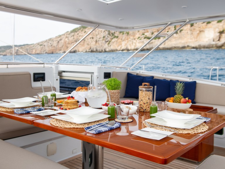 Sailboat to hire Tromsø at the best price