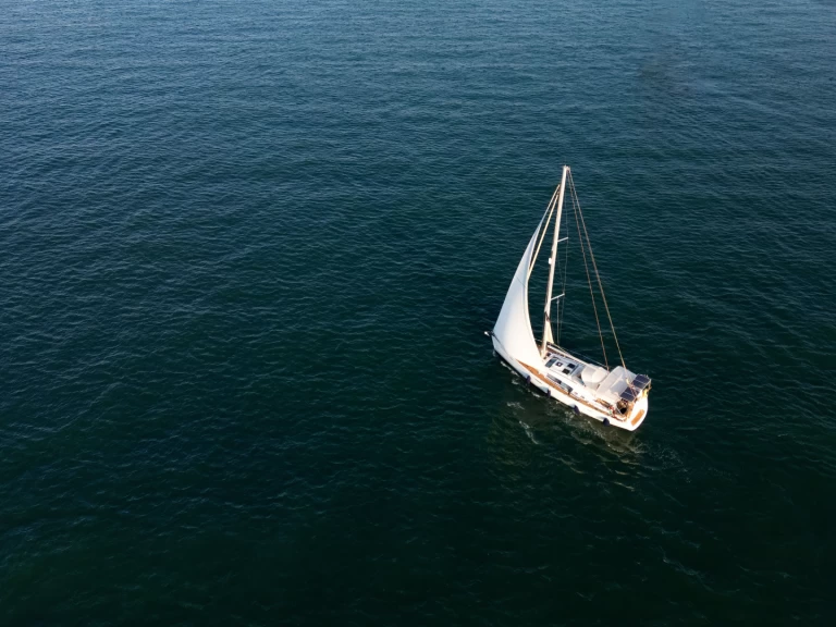 Yacht hire Alimos cheap Oceanis 46