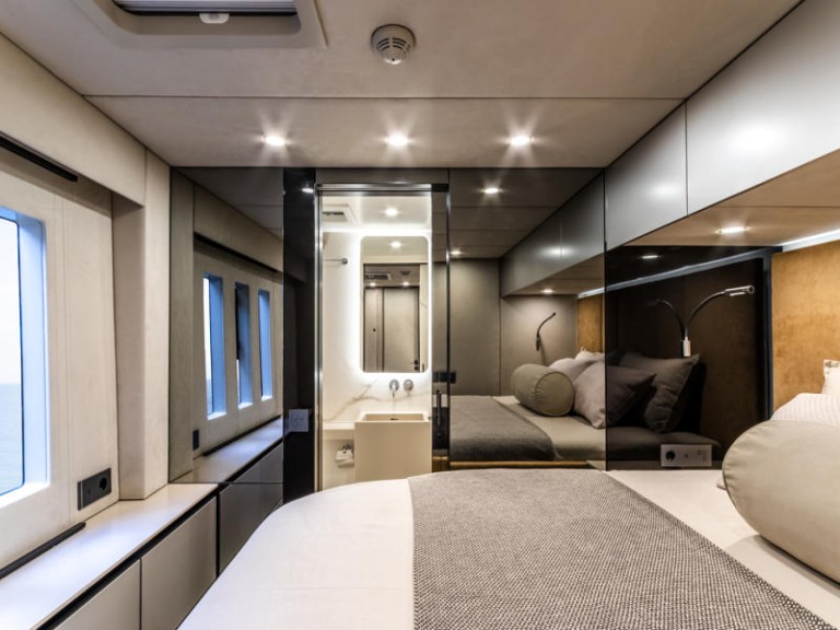 Charter a Sunreef Sunreef 60 in Palma de Mallorca on Samboat