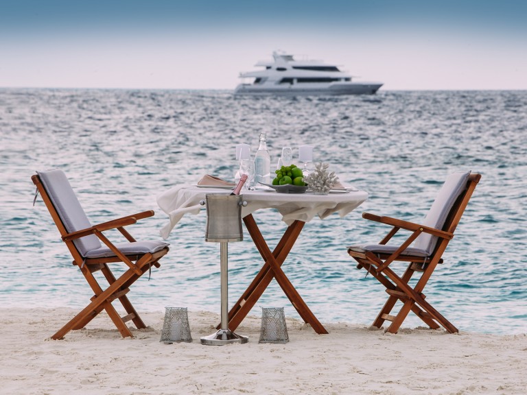 Charter a  Jeanneau Luxury Sailing Yacht in Malé on Samboat