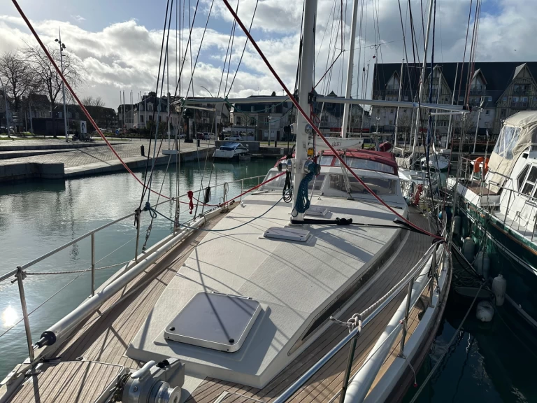 Hire Sailboat with or without skipper Amel Deauville
