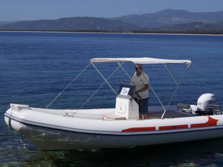 RIB hire in Arbatax - AT Marine AT 590