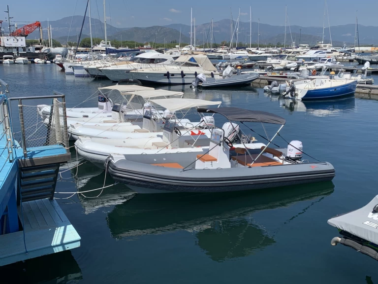 Charter a AT Marine AT 590 in Arbatax on Samboat