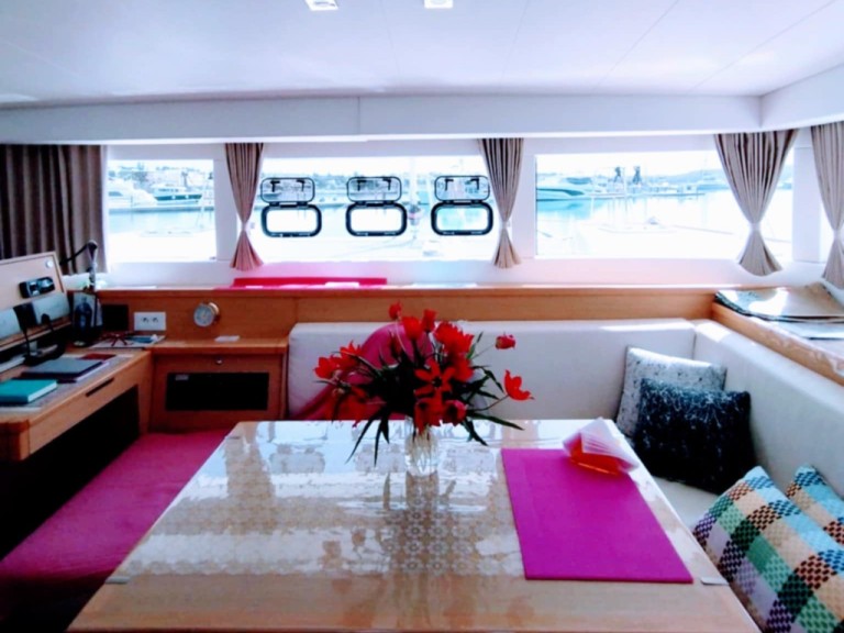 Catamaran hire in Porto Cheli - Lagoon Lagoon 39