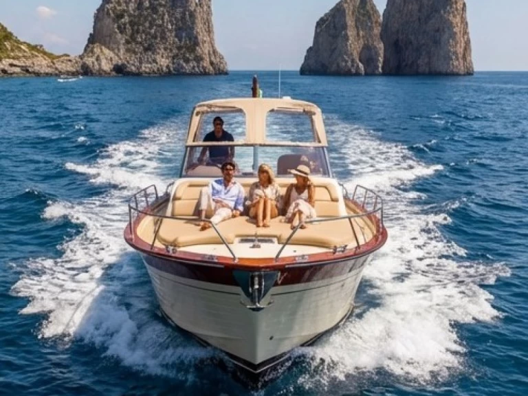 Charter a Gozzo Jeranto 8 Open in Positano on Samboat