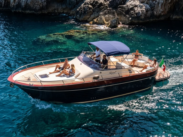 Motorboat to hire Amalfi at the best price