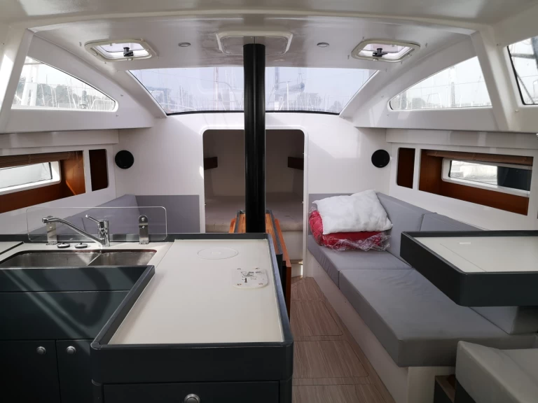 Hire a RM RM 12.70 Arzon