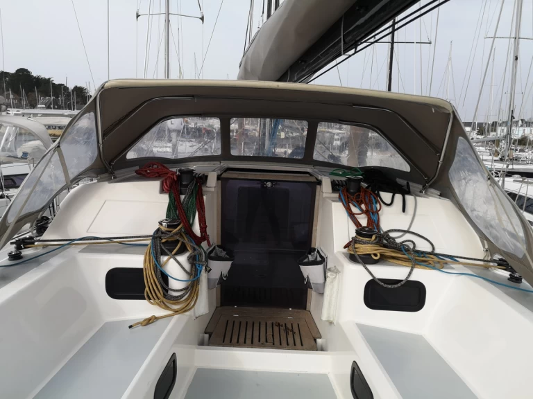 Yacht hire Arzon cheap RM 12.70