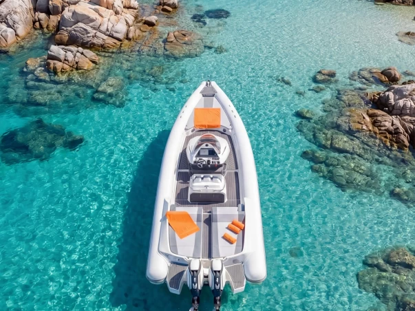 Hire Motorboat with or without skipper Panamera Marina di Portisco