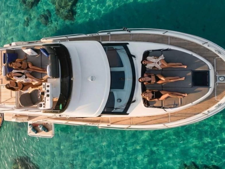 Hire a Bénéteau Antares 12 Portisco