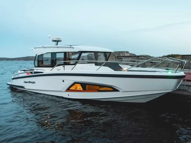 Yacht hire Eleusis cheap Nordkapp Coupe 905