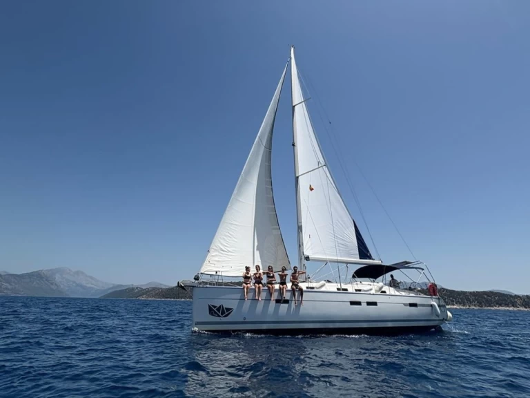 Sailboat hire in Lefkáda - Bavaria Bavaria 45 Cruiser