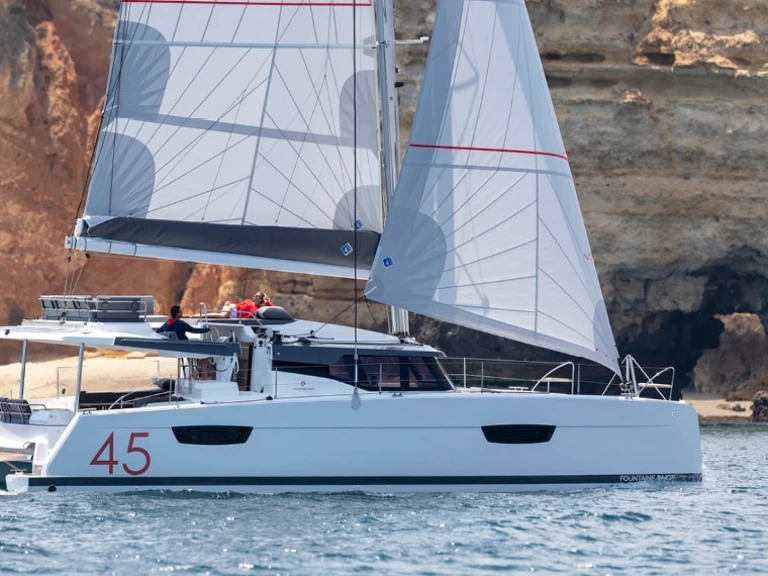 Hire Catamaran Fountaine Pajot with a boat licence