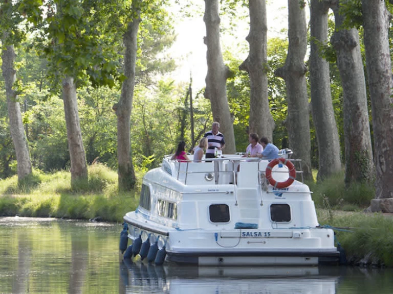 Hire a Le Boat Salsa A Homps