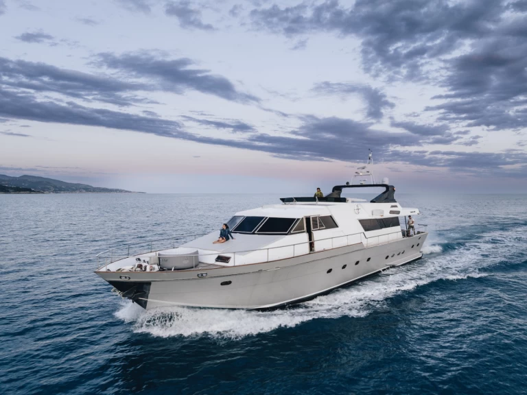 Hire a Canados Canados 90' Monaco-Ville