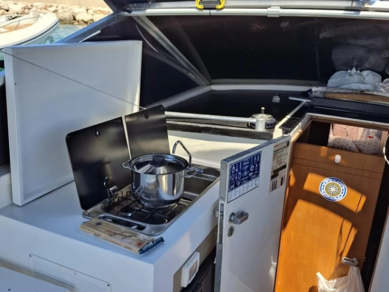 Yacht hire Taranto cheap Mochi 40