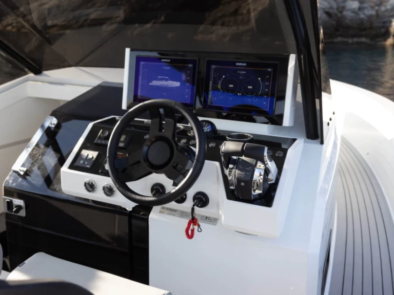 Charter a De Antonio De Antonio 36 Hard Top in Ibiza Town on Samboat