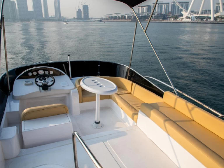 Hire Motorboat with or without skipper Hatteras Dubai Marina