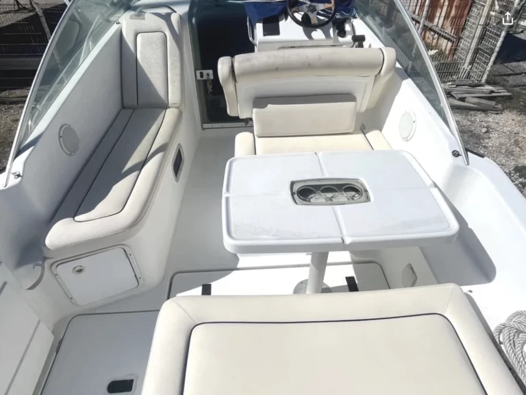 Motorboat hire in Bormes-les-Mimosas - Bénéteau Flyer 701