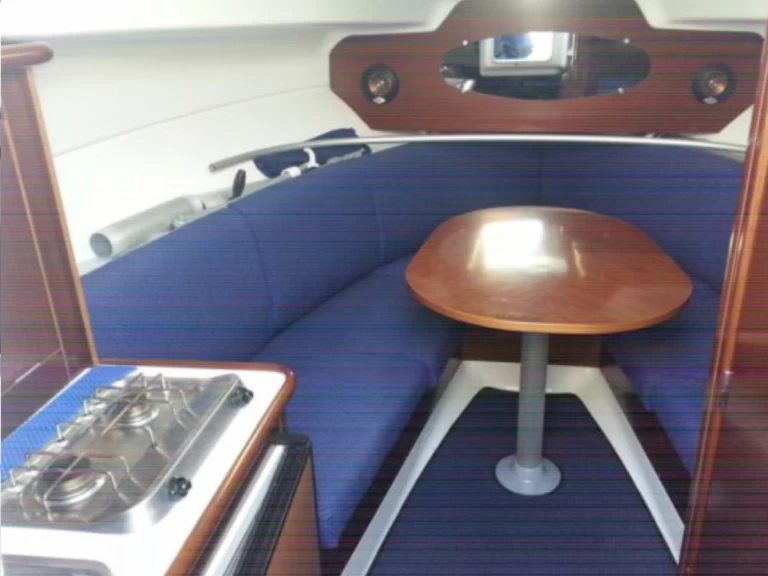 Hire Motorboat with or without skipper Bénéteau Bormes-les-Mimosas