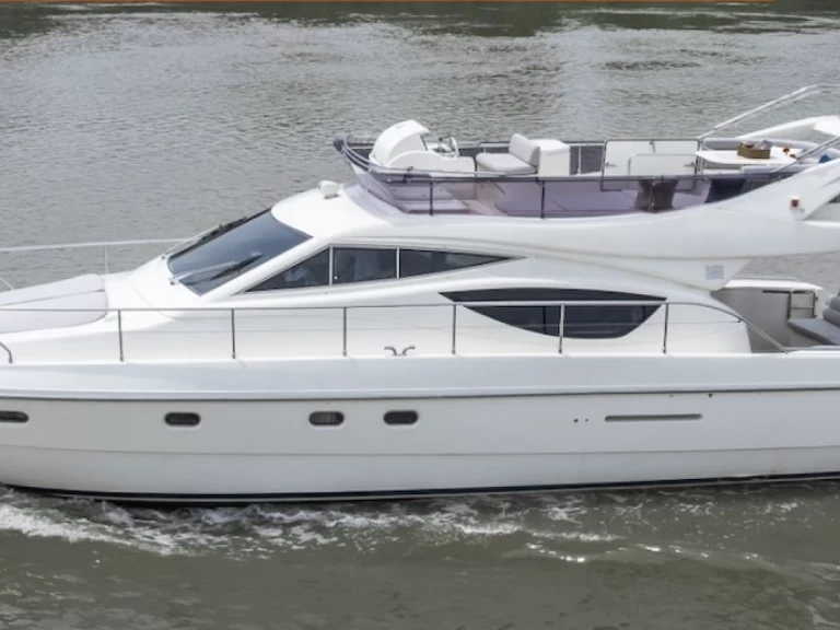 Charter a Ferretti Ferretti 460 in Bang Kho Laem on Samboat