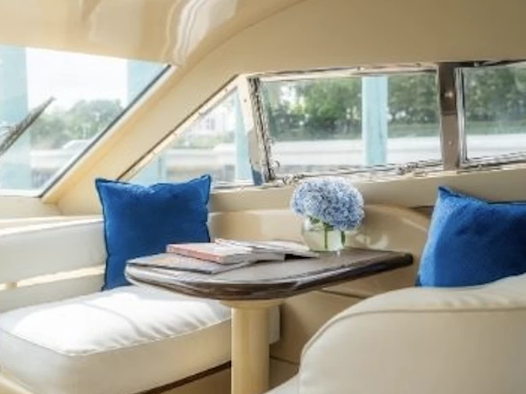 Motorboat to hire Bang Kho Laem at the best price